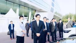 中建材董事長周育先與北汽集團董事長姜德義洽談合作事宜！